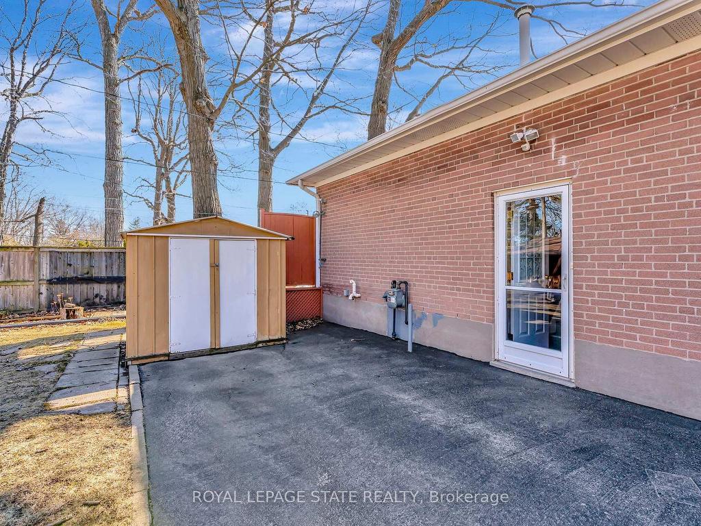









429


Norrie

Crescent,
Burlington,




ON
L7L 3S4

