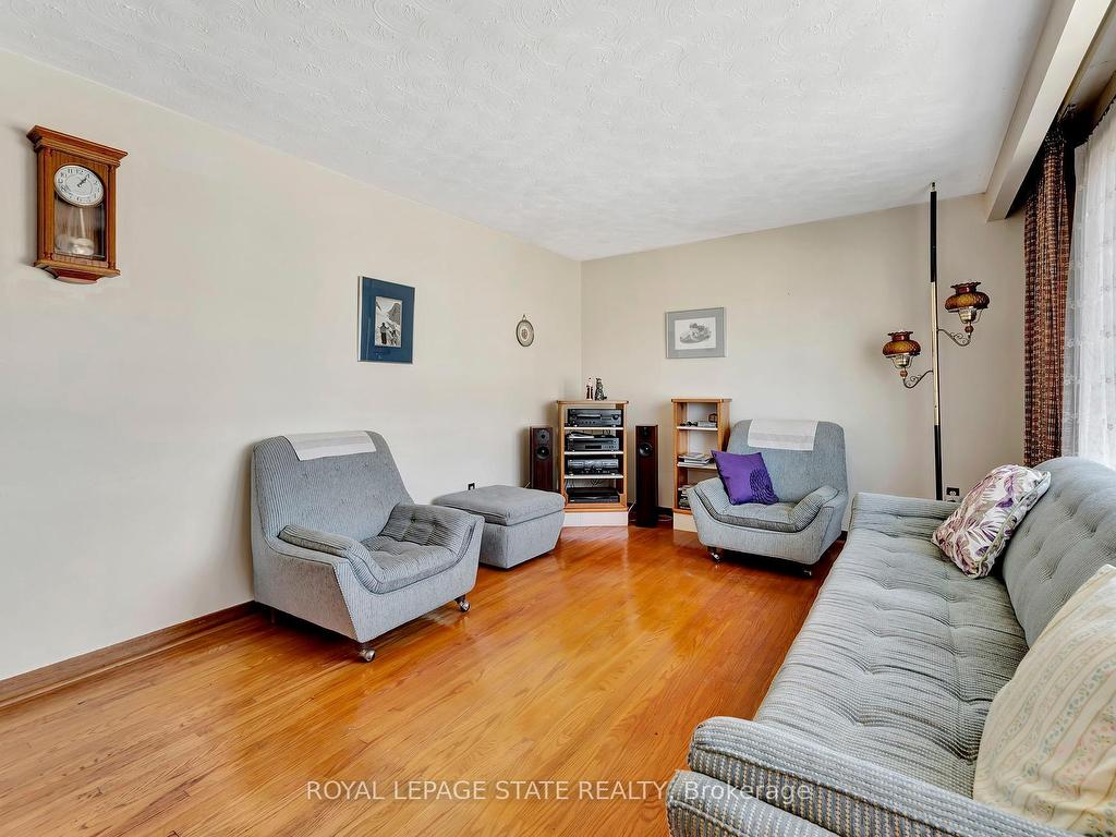 









429


Norrie

Crescent,
Burlington,




ON
L7L 3S4


