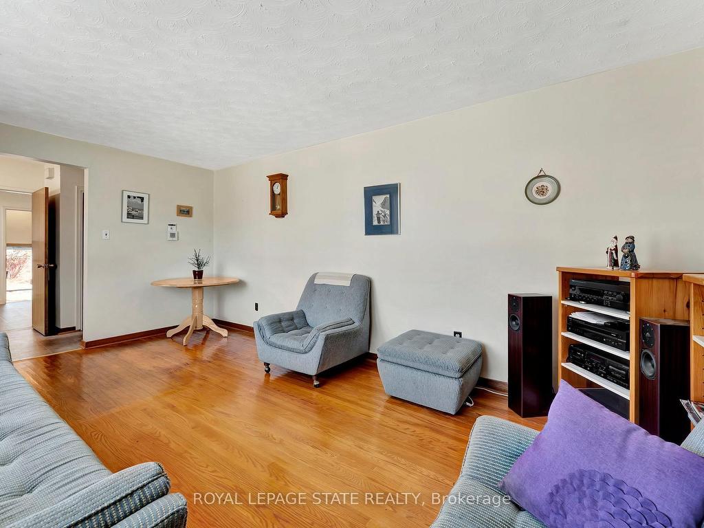 









429


Norrie

Crescent,
Burlington,




ON
L7L 3S4

