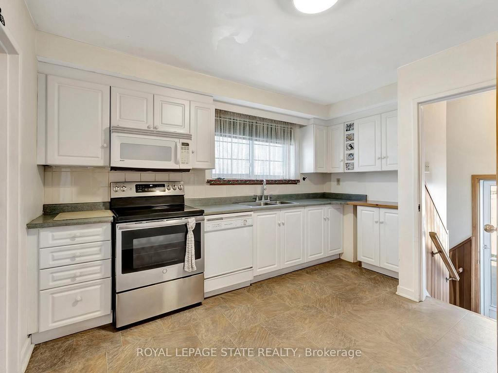 









429


Norrie

Crescent,
Burlington,




ON
L7L 3S4

