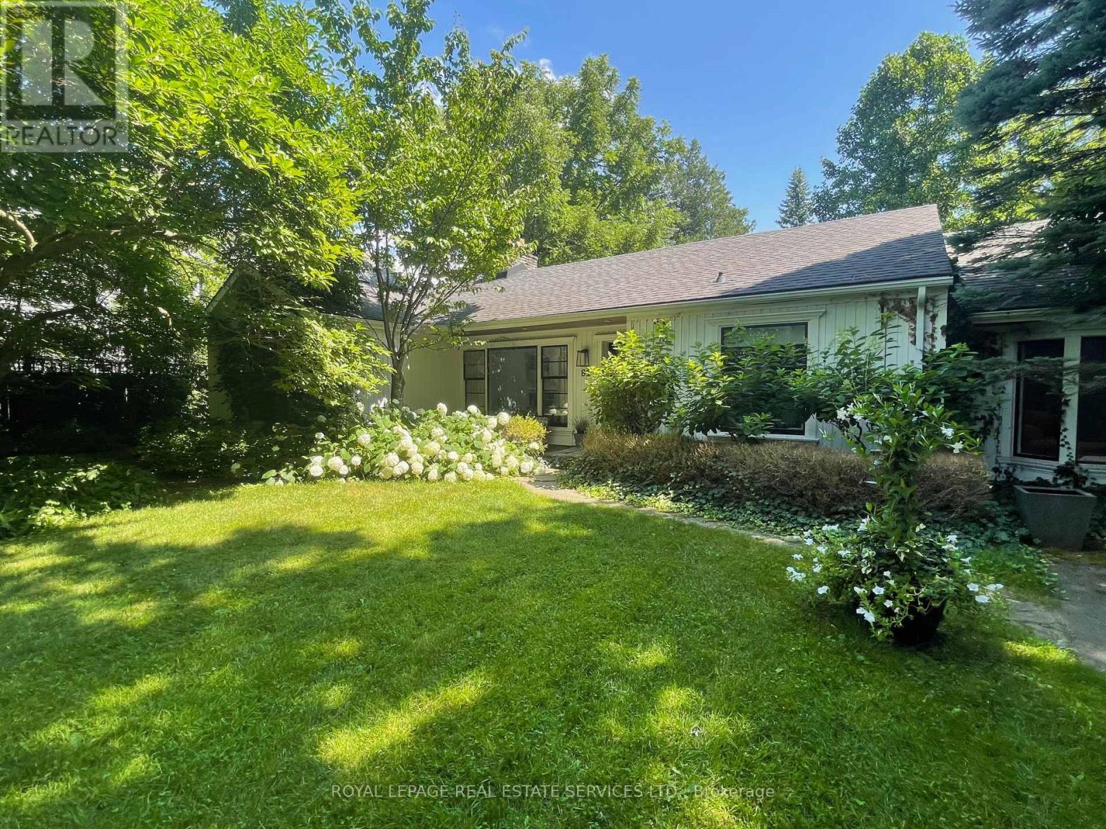 












81 CHARTWELL ROAD

,
Oakville,




Ontario
L6J3Z3

