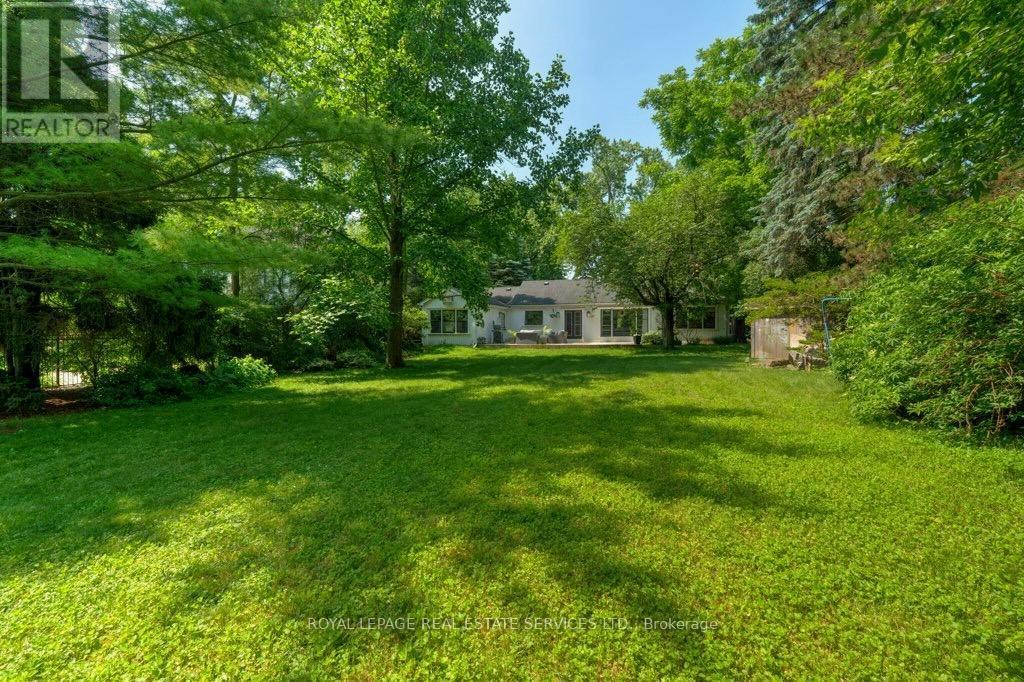 












81 CHARTWELL ROAD

,
Oakville,




Ontario
L6J3Z3

