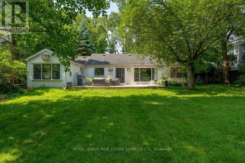 












81 CHARTWELL ROAD

,
Oakville,




Ontario
L6J3Z3

