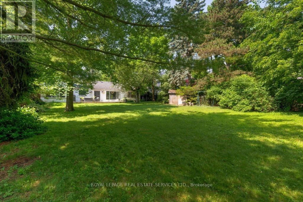 












81 CHARTWELL ROAD

,
Oakville,




Ontario
L6J3Z3


