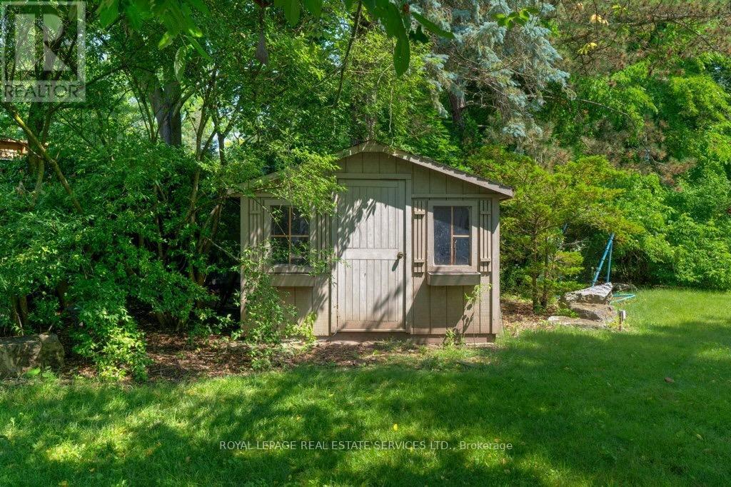 












81 CHARTWELL ROAD

,
Oakville,




Ontario
L6J3Z3

