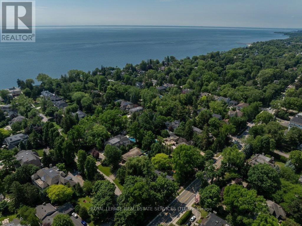 












81 CHARTWELL ROAD

,
Oakville,




Ontario
L6J3Z3


