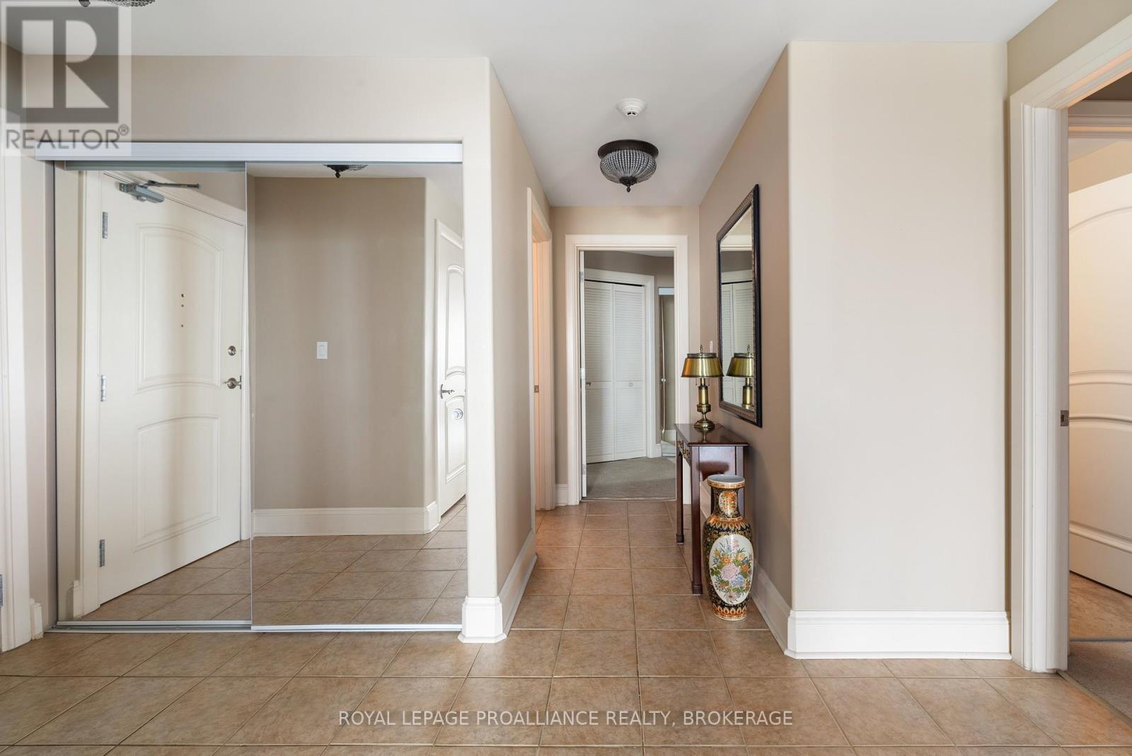 












203 - 5 GORE STREET

,
Kingston (Central City East),




Ontario
K7L0A1

