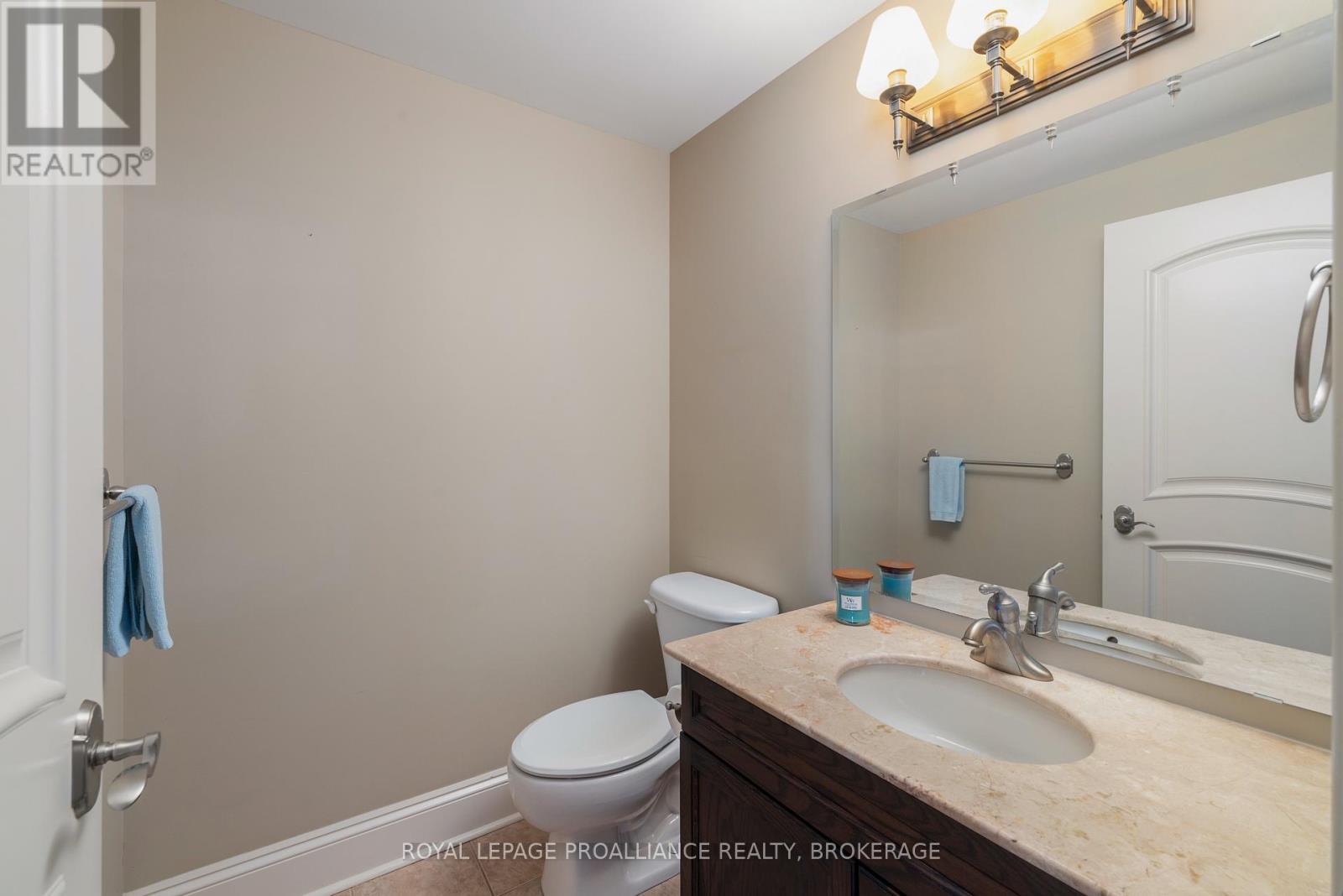 












203 - 5 GORE STREET

,
Kingston (Central City East),




Ontario
K7L0A1

