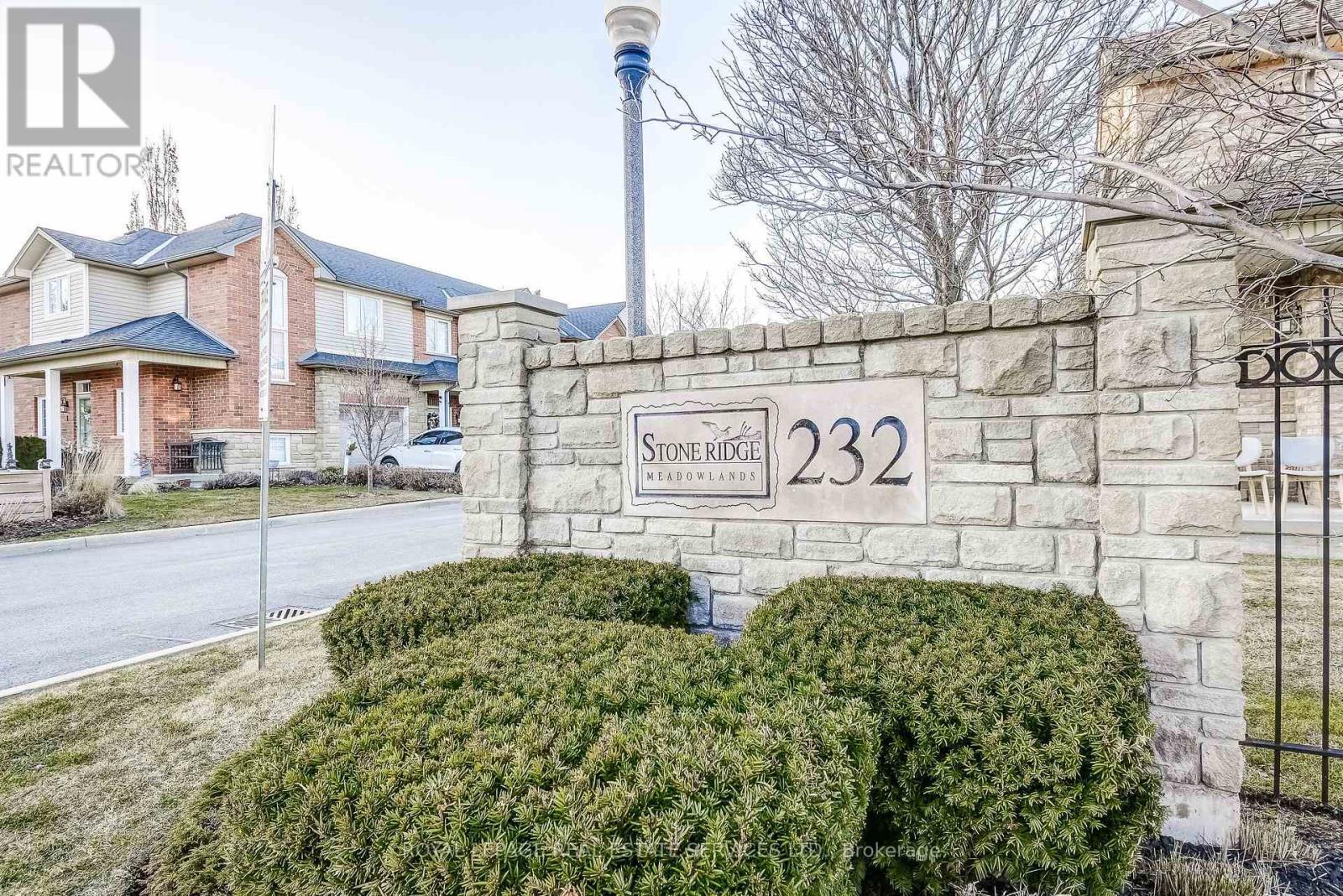 












3 - 232 STONEHENGE DRIVE

,
Hamilton,




Ontario
L9K1R5

