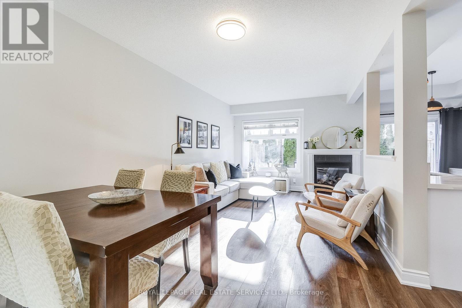 












3 - 232 STONEHENGE DRIVE

,
Hamilton,




Ontario
L9K1R5

