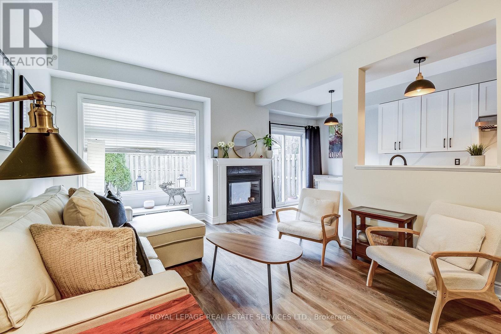












3 - 232 STONEHENGE DRIVE

,
Hamilton,




Ontario
L9K1R5

