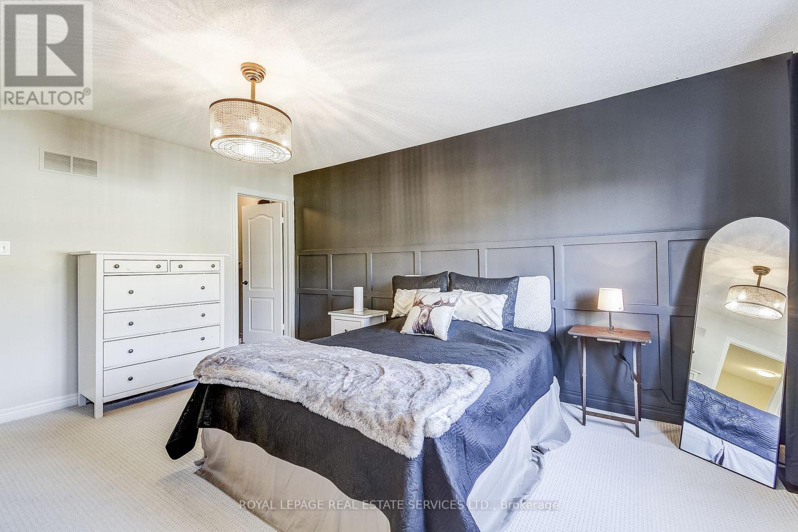 












3 - 232 STONEHENGE DRIVE

,
Hamilton,




Ontario
L9K1R5

