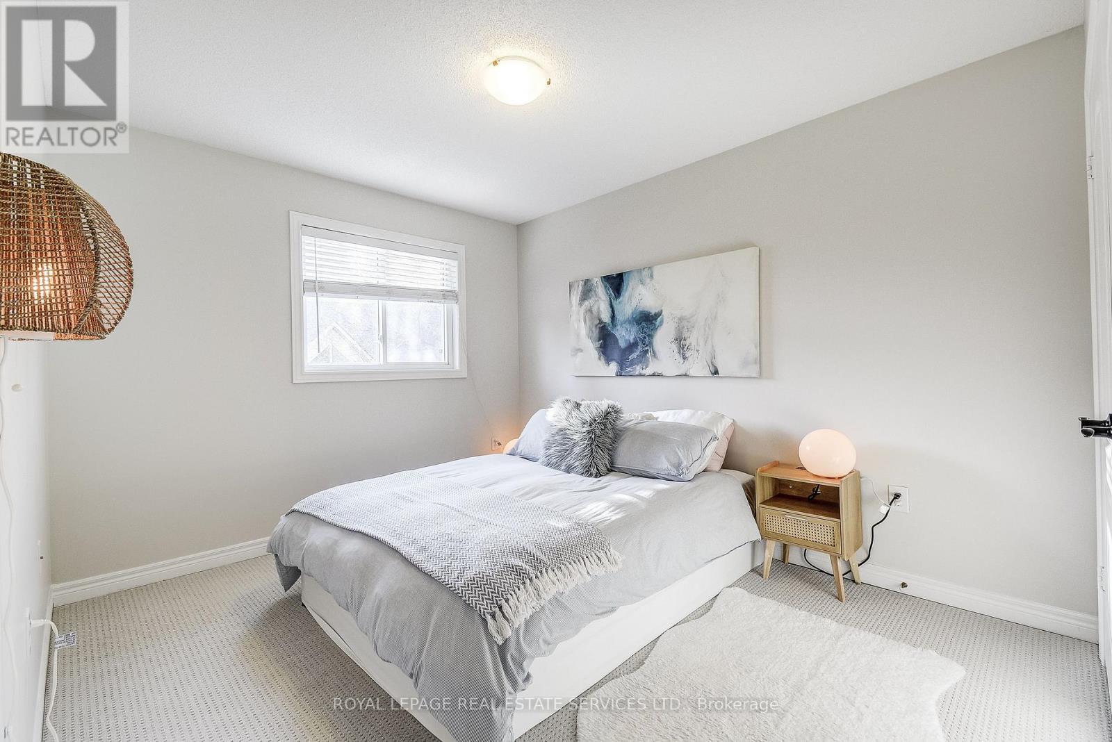 












3 - 232 STONEHENGE DRIVE

,
Hamilton,




Ontario
L9K1R5


