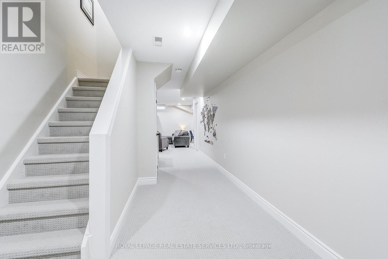 












3 - 232 STONEHENGE DRIVE

,
Hamilton,




Ontario
L9K1R5

