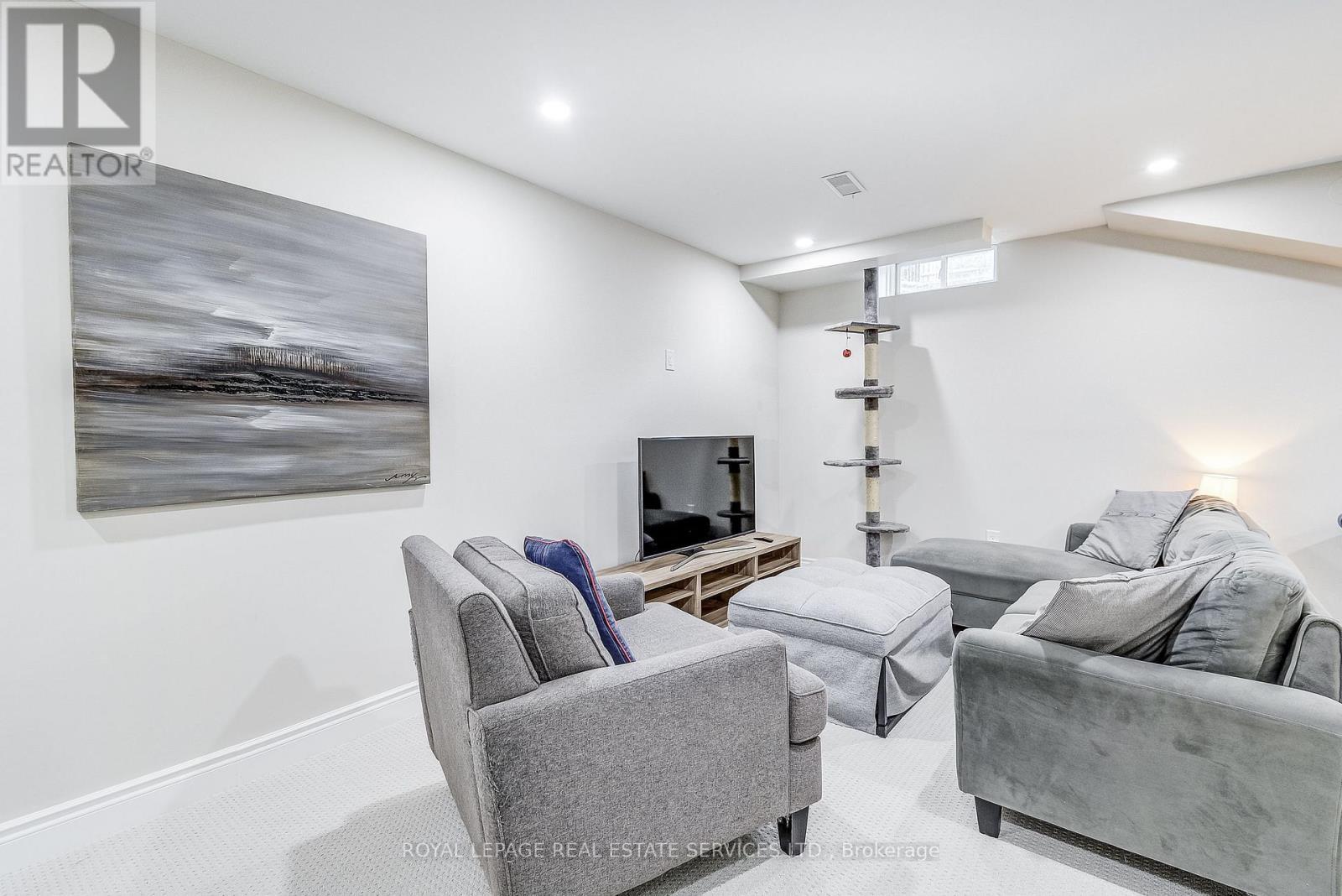 












3 - 232 STONEHENGE DRIVE

,
Hamilton,




Ontario
L9K1R5

