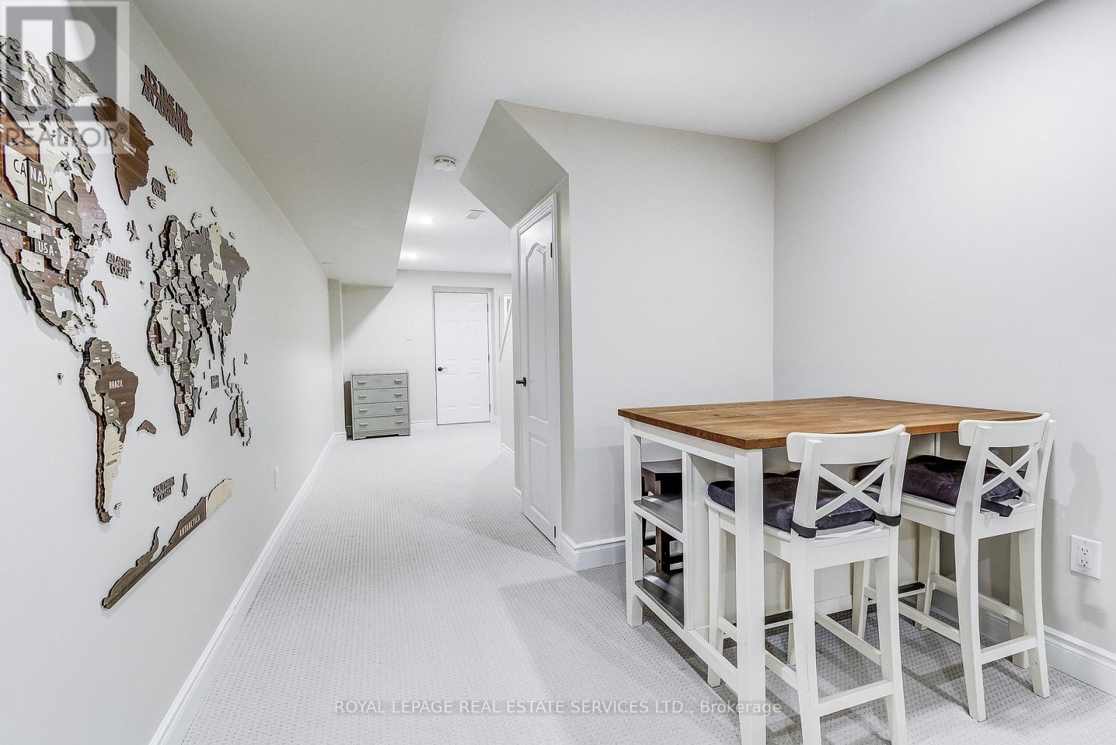 












3 - 232 STONEHENGE DRIVE

,
Hamilton,




Ontario
L9K1R5

