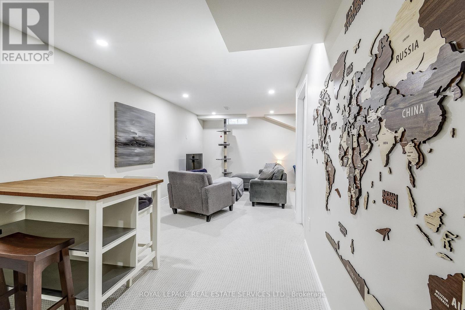












3 - 232 STONEHENGE DRIVE

,
Hamilton,




Ontario
L9K1R5

