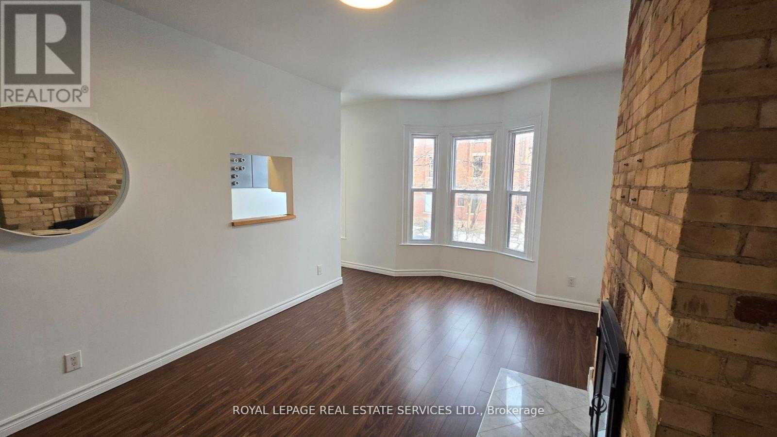 












2 - 120 PEMBROKE STREET

,
Toronto,




Ontario
M5A2N9


