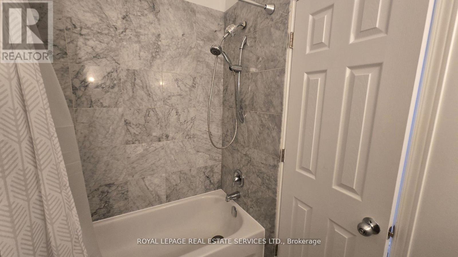 












2 - 120 PEMBROKE STREET

,
Toronto,




Ontario
M5A2N9

