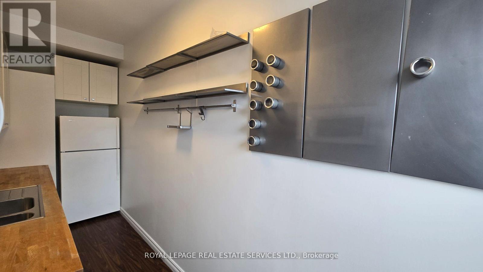












2 - 120 PEMBROKE STREET

,
Toronto,




Ontario
M5A2N9

