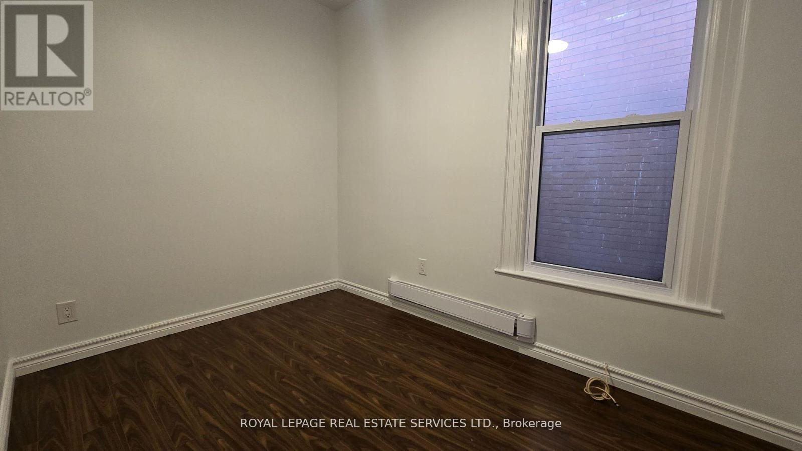 












2 - 120 PEMBROKE STREET

,
Toronto,




Ontario
M5A2N9

