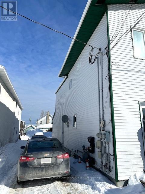 












48 KENT AVENUE

,
Timmins (TS - SW),




Ontario
P4N3B8

