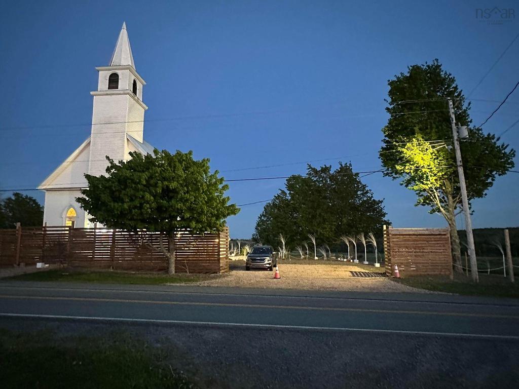 












8096 Highway 215 Highway

,
Selma,




NS
B0N 1T0

