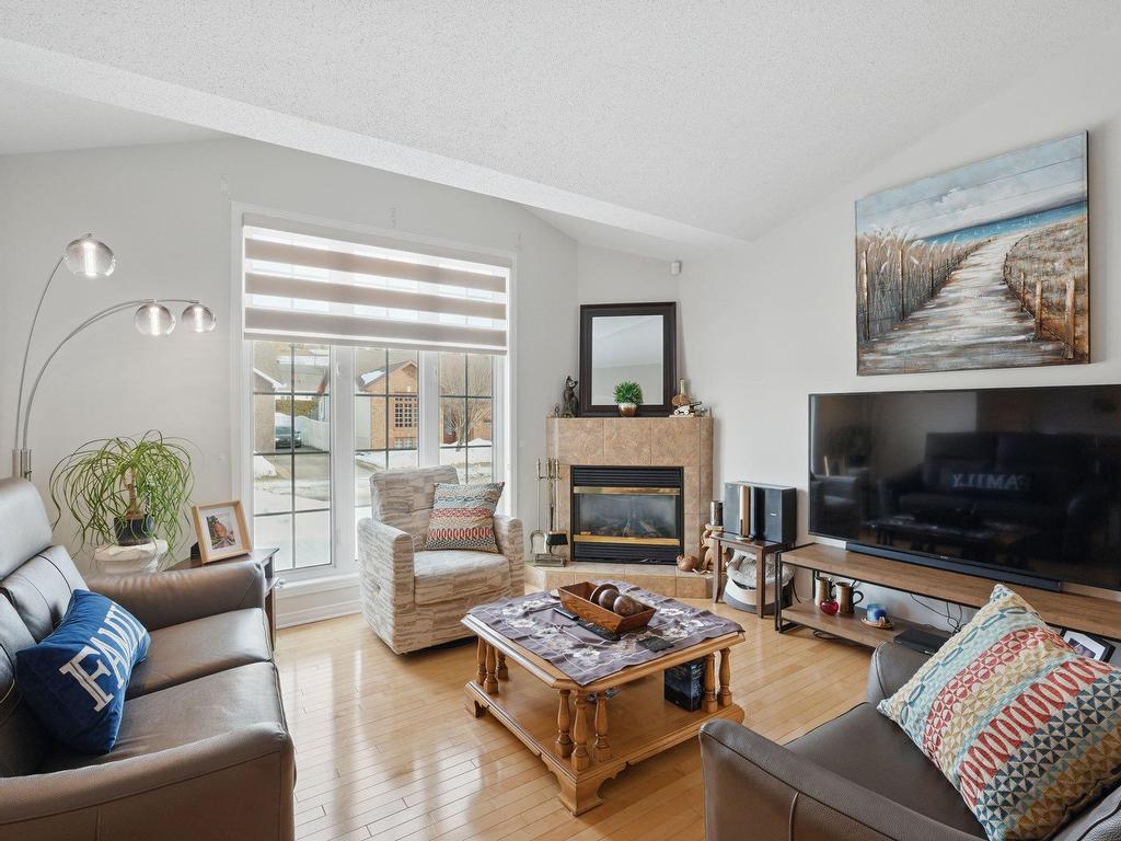 









812


Rue de l'Oasis

,
Gatineau (Gatineau),




QC
J8R3V4

