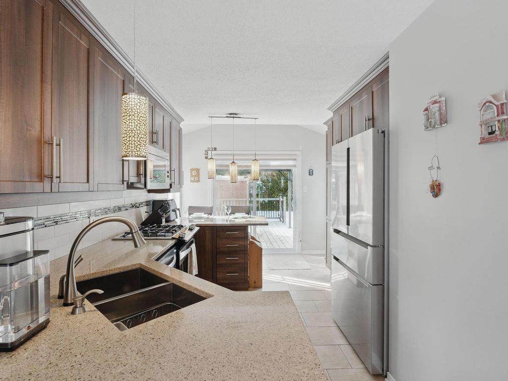









812


Rue de l'Oasis

,
Gatineau (Gatineau),




QC
J8R3V4

