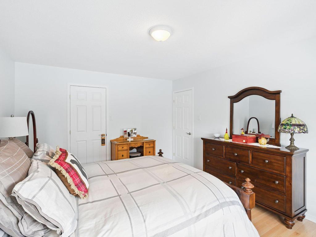 









812


Rue de l'Oasis

,
Gatineau (Gatineau),




QC
J8R3V4

