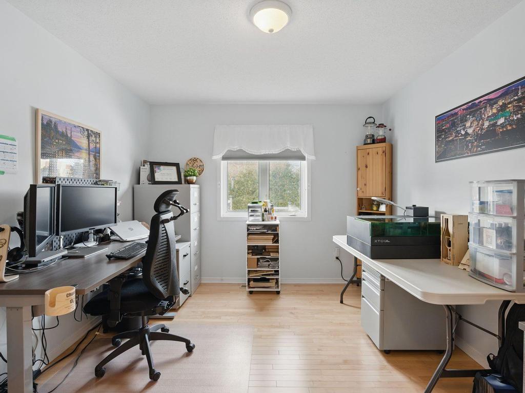 









812


Rue de l'Oasis

,
Gatineau (Gatineau),




QC
J8R3V4

