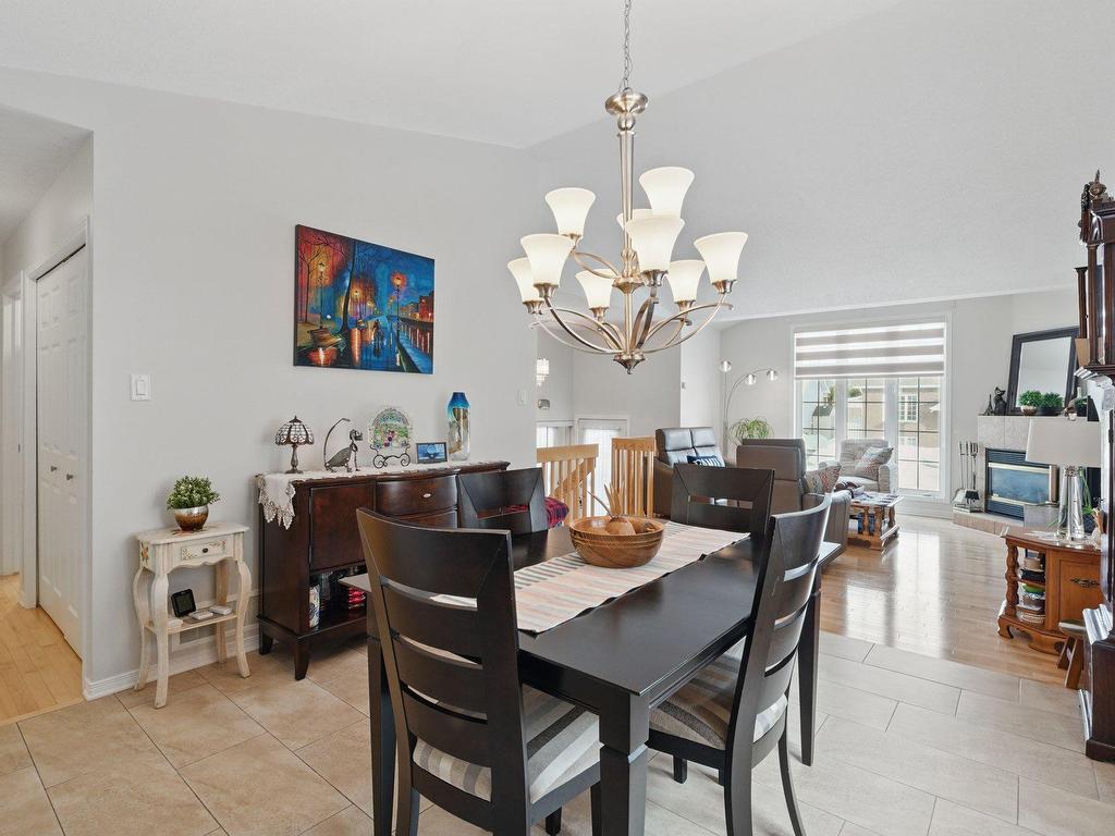 









812


Rue de l'Oasis

,
Gatineau (Gatineau),




QC
J8R3V4

