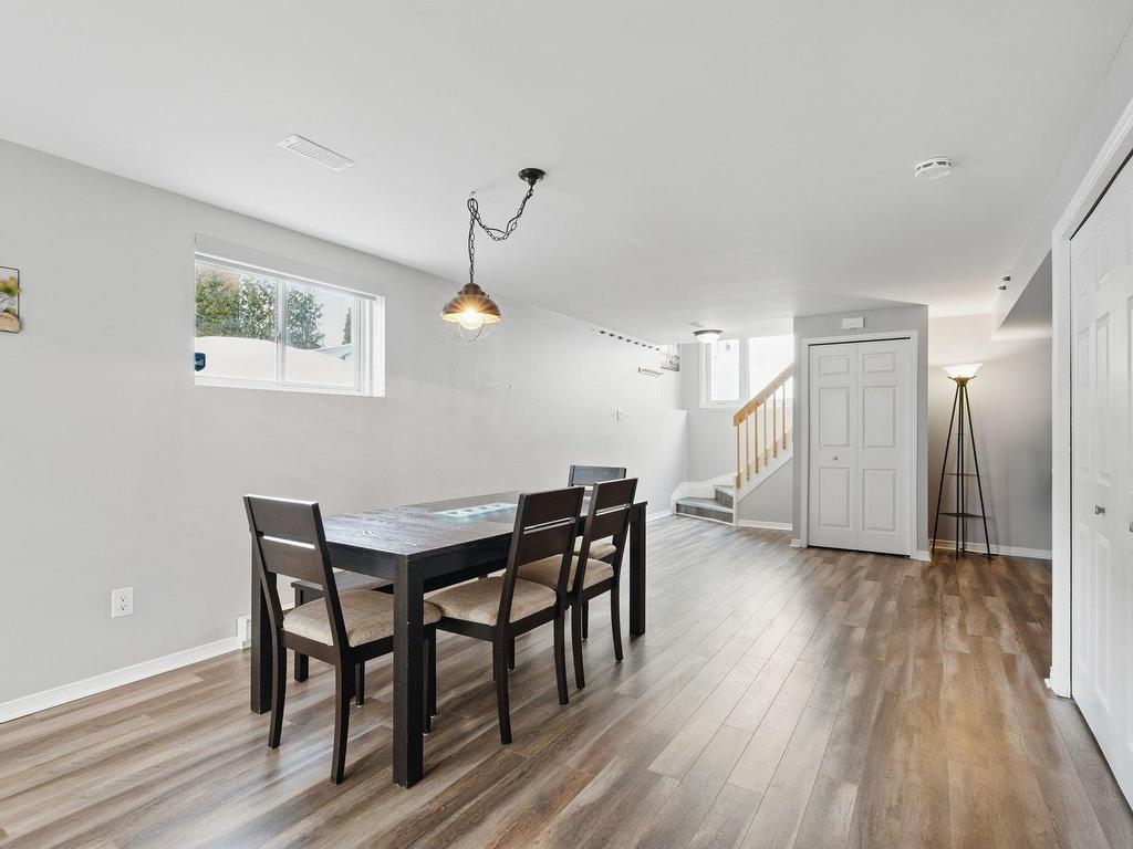 









812


Rue de l'Oasis

,
Gatineau (Gatineau),




QC
J8R3V4

