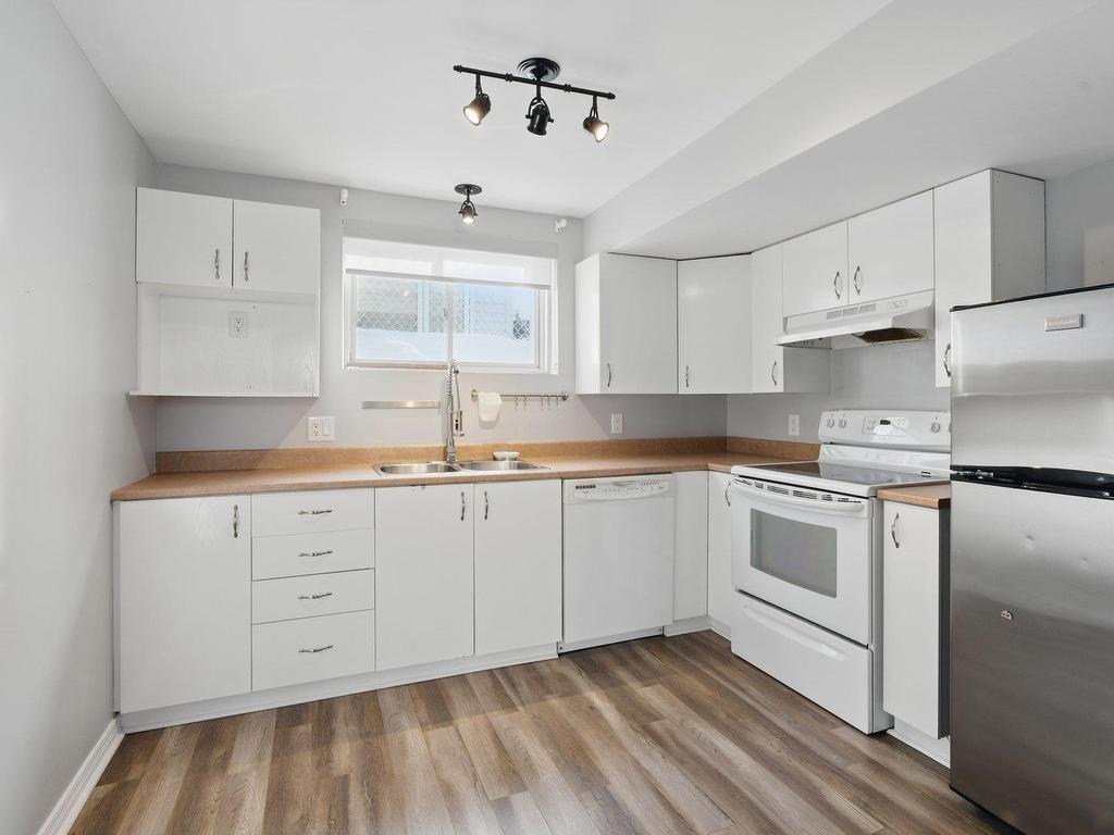 









812


Rue de l'Oasis

,
Gatineau (Gatineau),




QC
J8R3V4

