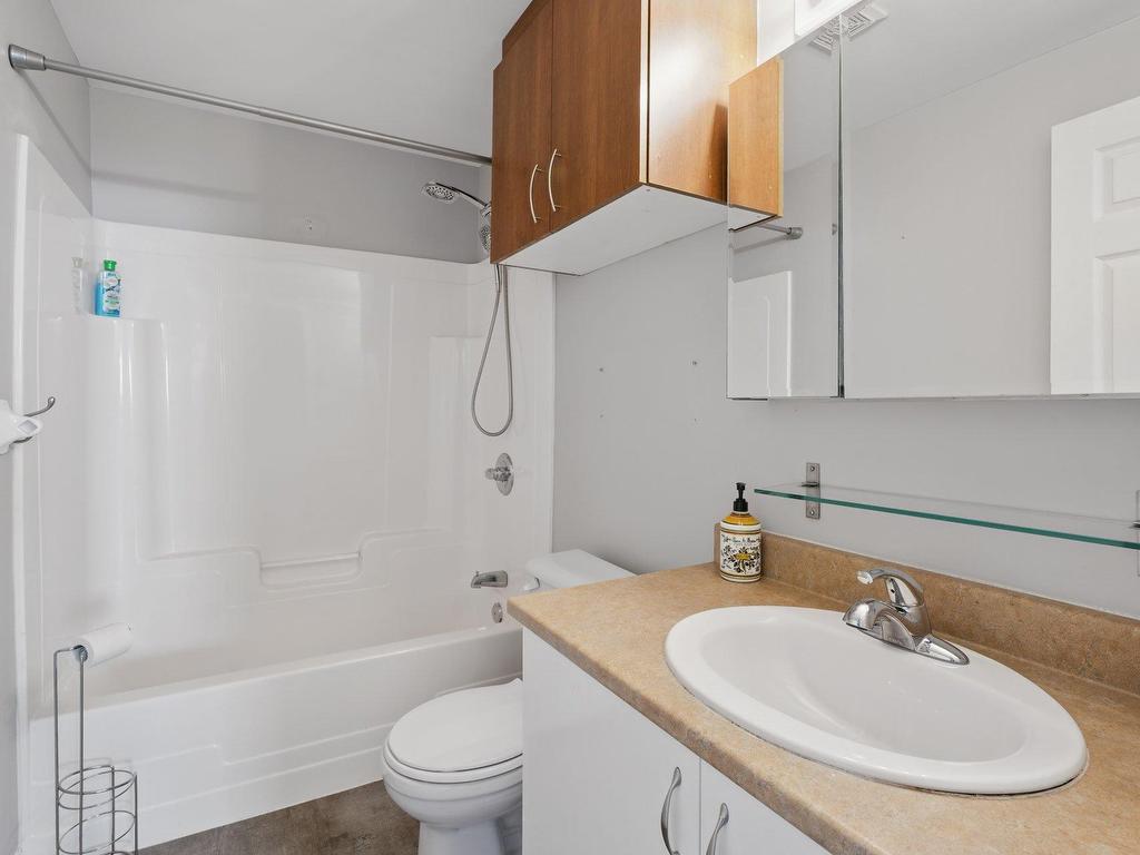 









812


Rue de l'Oasis

,
Gatineau (Gatineau),




QC
J8R3V4

