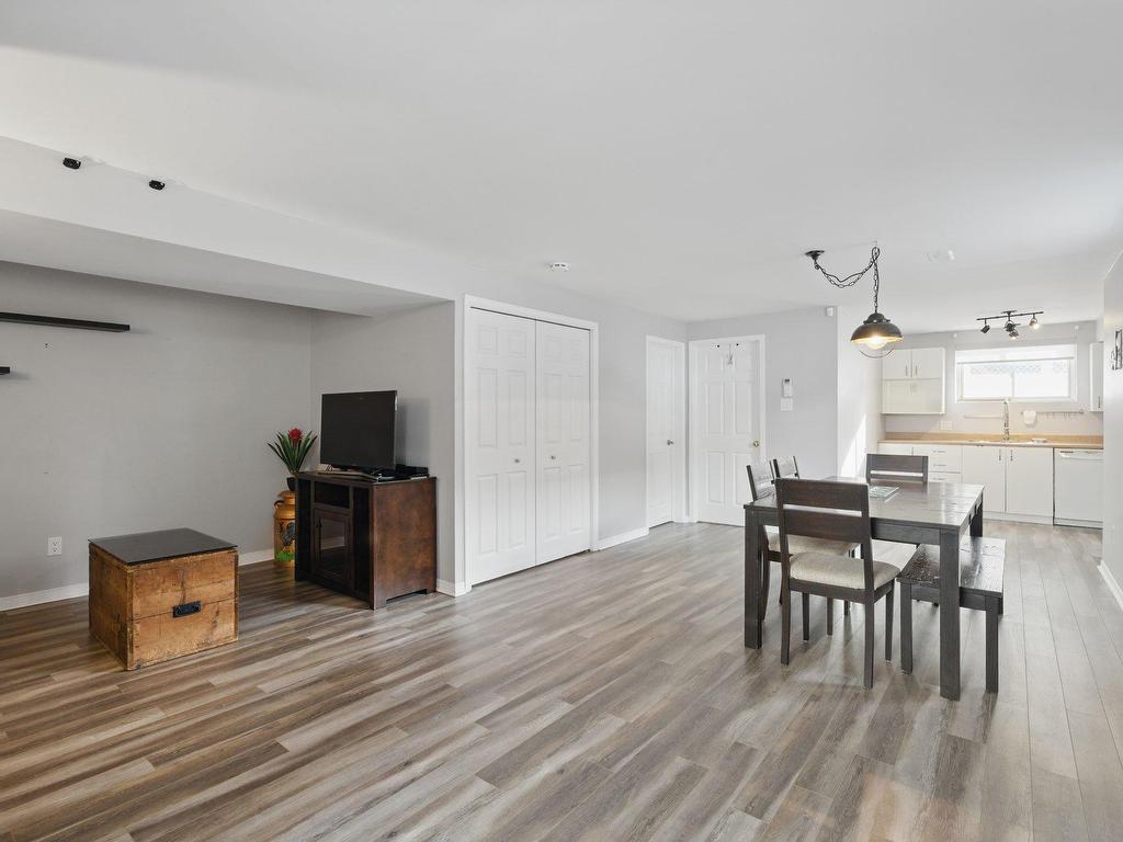









812


Rue de l'Oasis

,
Gatineau (Gatineau),




QC
J8R3V4

