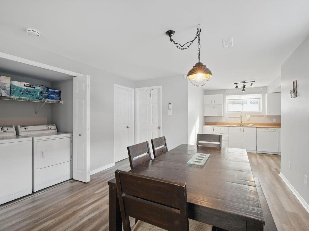 









812


Rue de l'Oasis

,
Gatineau (Gatineau),




QC
J8R3V4

