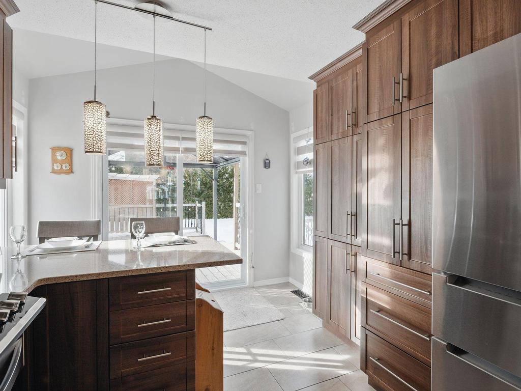 









812


Rue de l'Oasis

,
Gatineau (Gatineau),




QC
J8R3V4

