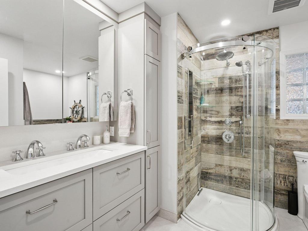 









812


Rue de l'Oasis

,
Gatineau (Gatineau),




QC
J8R3V4

