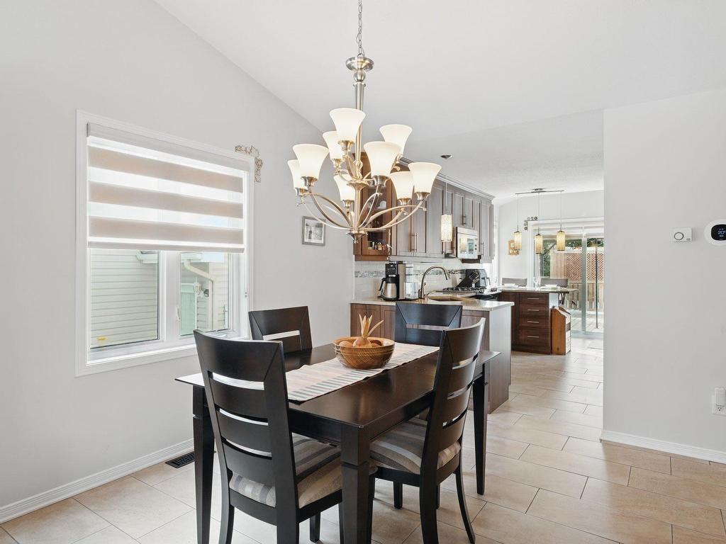 









812


Rue de l'Oasis

,
Gatineau (Gatineau),




QC
J8R3V4

