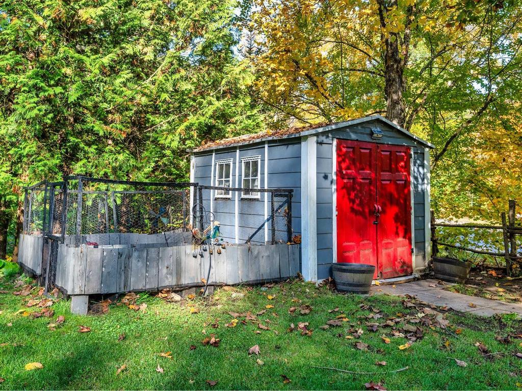 









3969


Ch. du Lac-Labelle

,
Labelle,




QC
J0T1H0

