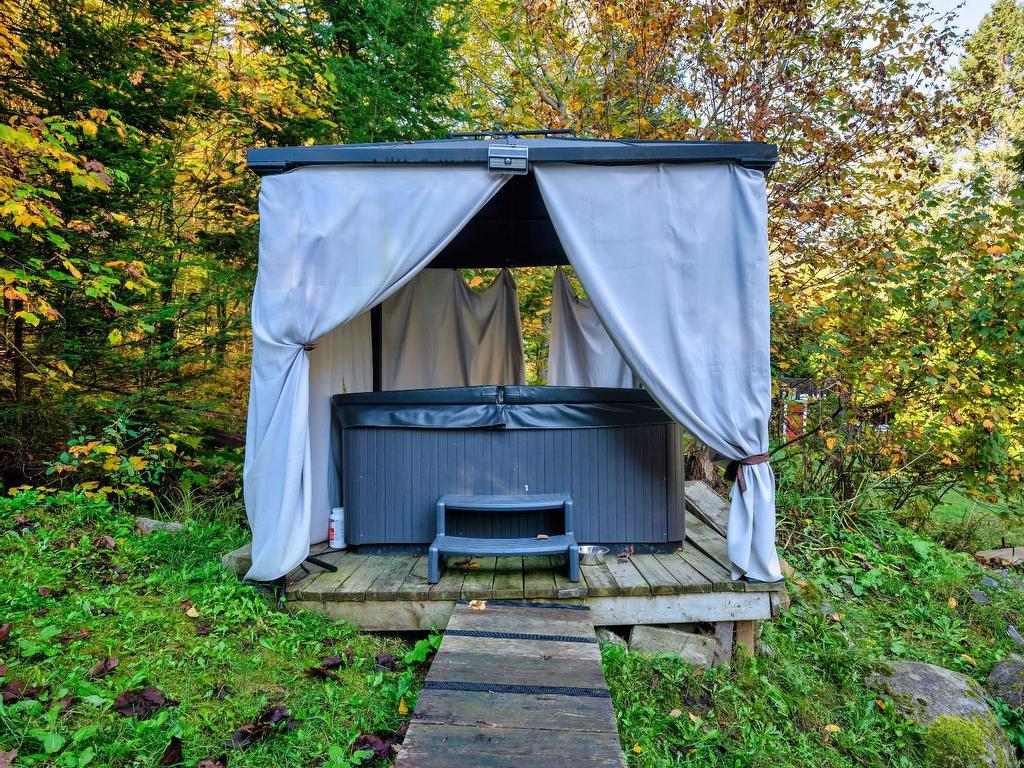 









3969


Ch. du Lac-Labelle

,
Labelle,




QC
J0T1H0

