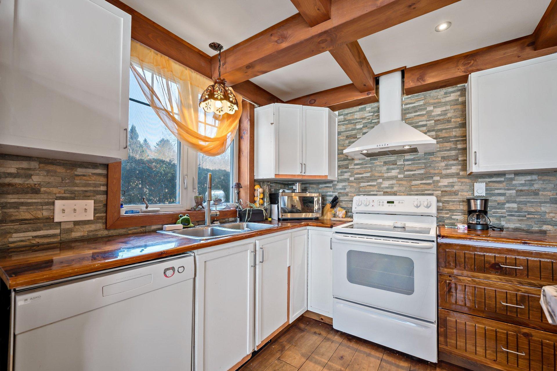 









465


Imp. L.-P.-Lesage

,
Saint-Émile-de-Suffolk,




QC
J0T1K0

