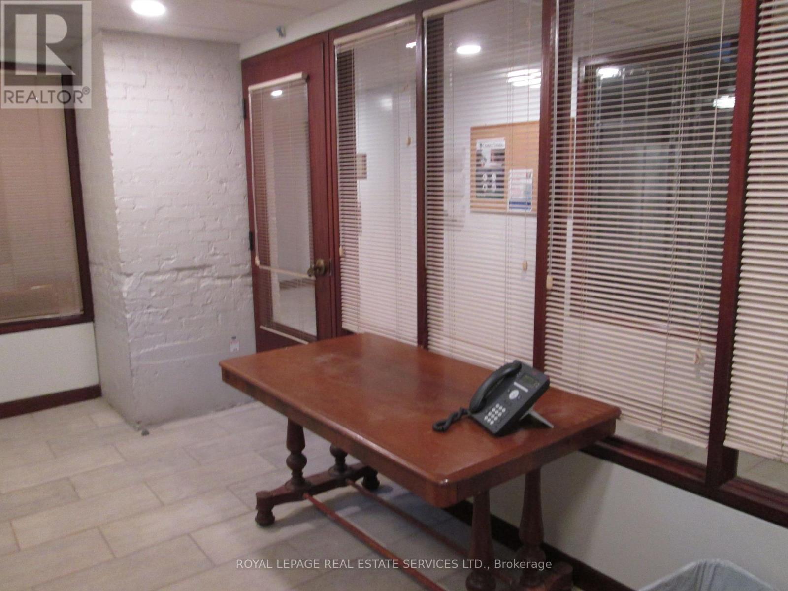 












56 QUEEN STREET E

,
Toronto,




Ontario
M5C2Z3


