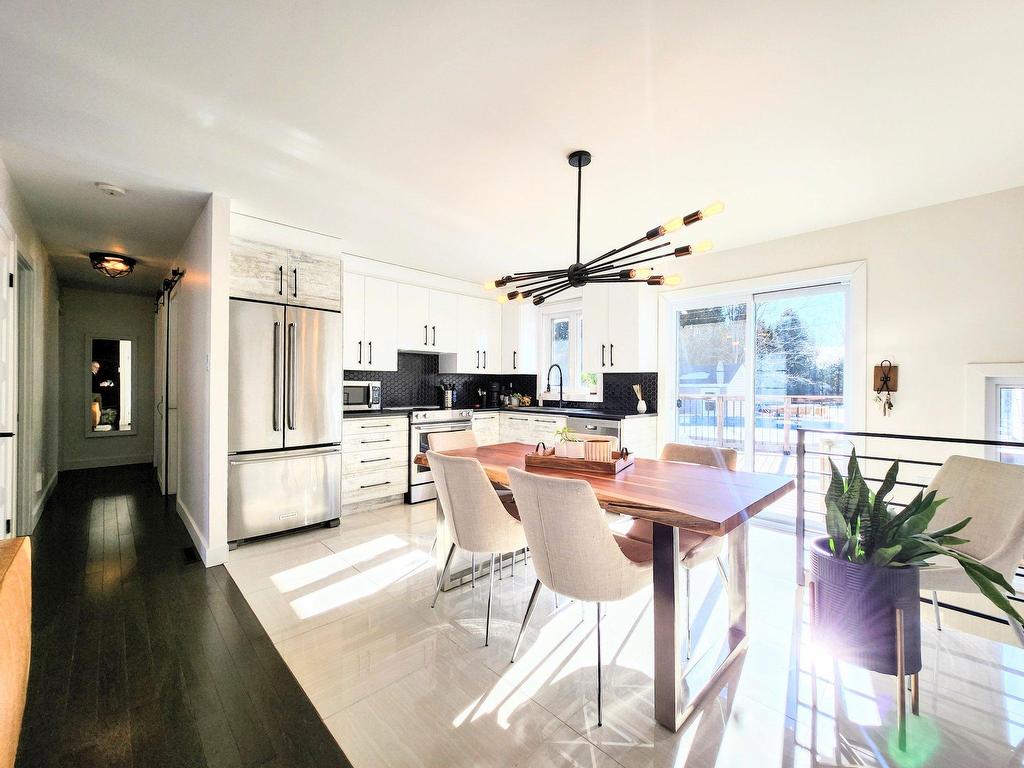 









445


138e Rue

,
Shawinigan,




QC
G9P4R4


