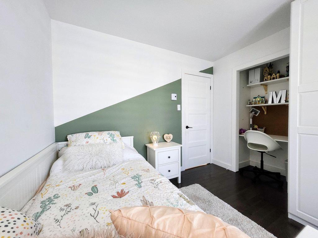 









445


138e Rue

,
Shawinigan,




QC
G9P4R4

