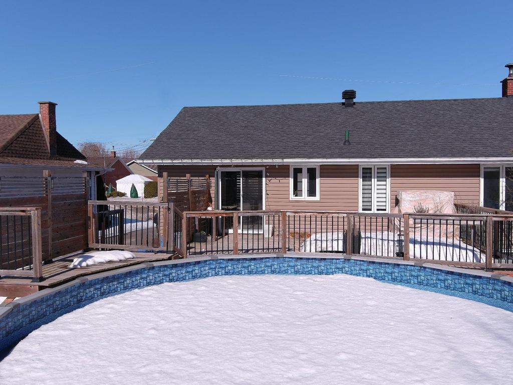 









445


138e Rue

,
Shawinigan,




QC
G9P4R4

