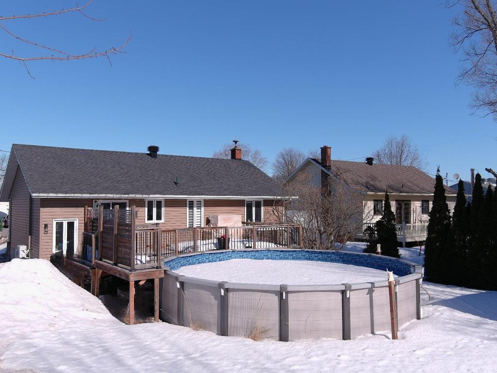 









445


138e Rue

,
Shawinigan,




QC
G9P4R4

