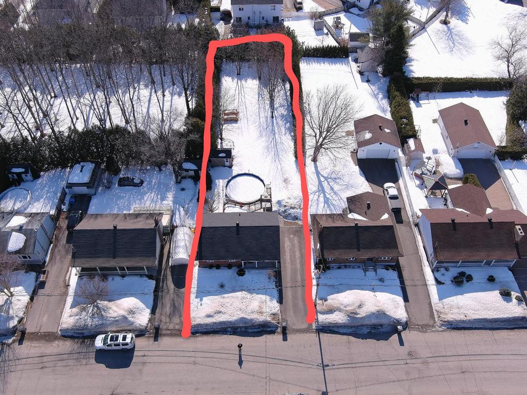 









445


138e Rue

,
Shawinigan,




QC
G9P4R4

