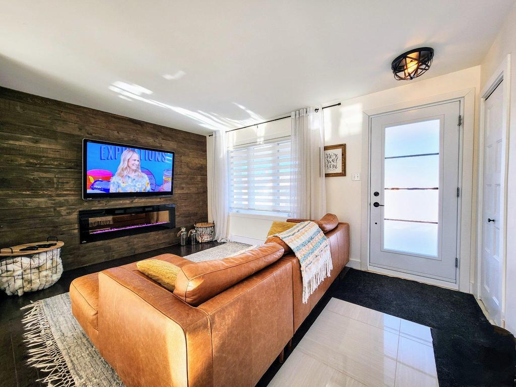 









445


138e Rue

,
Shawinigan,




QC
G9P4R4

